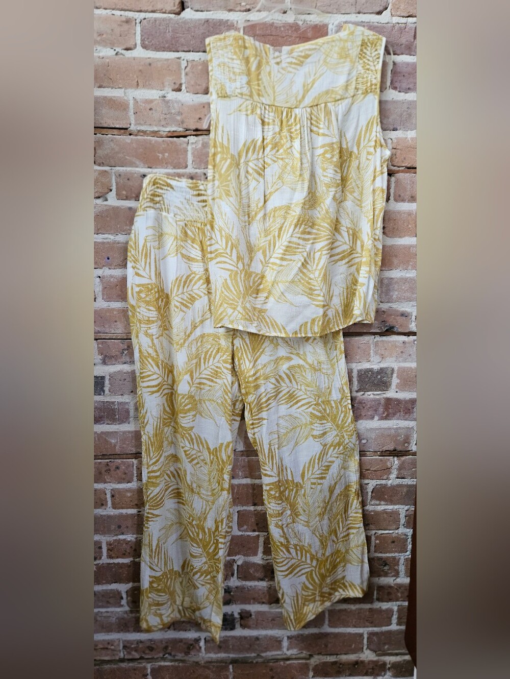 Yellow Leaf Print Two-Piece Lounge Set